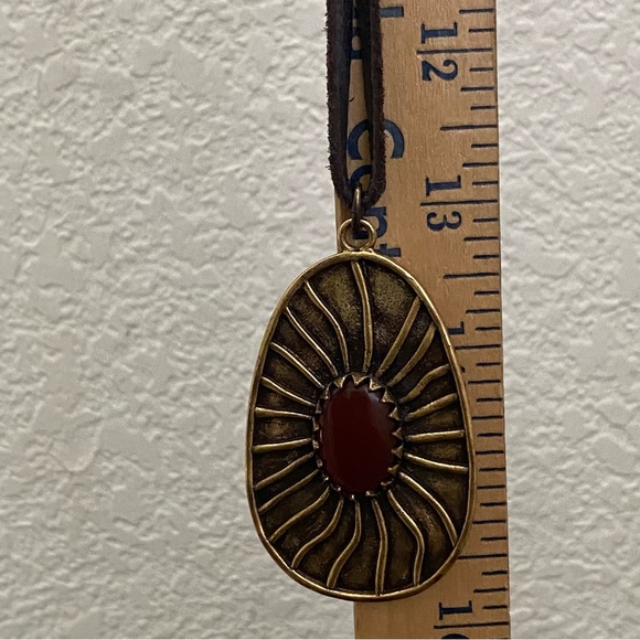 LUCKY BRAND Red Carnelian Brass-tone Large Pendant Leather Cord 26” Necklace - Picture 9 of 14